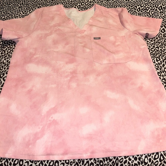 Women’s FIGS Scrubs - Picture 6 of 6